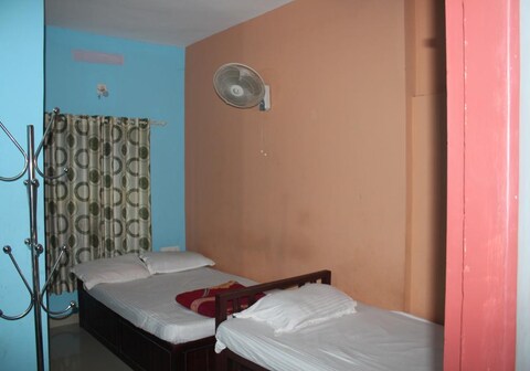 Vythiri Tourist Home