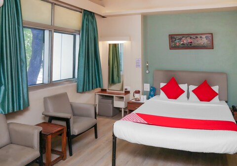 Collection O Pearl Near Shaniwar Wada