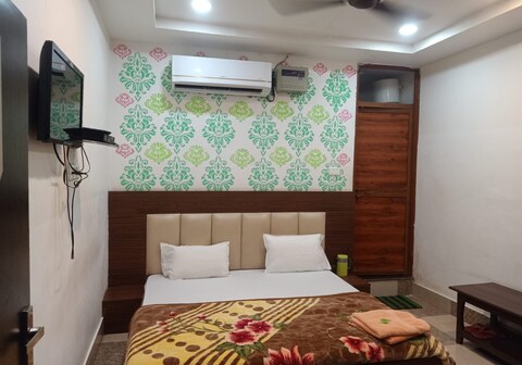 The Mansarovar Palaces