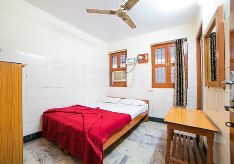 Hotel O Sree Radha Lodge Near Snow World