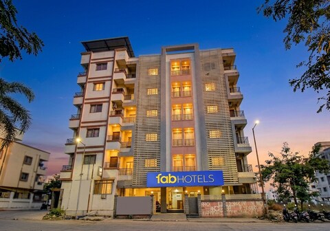 FabHotel Imperial Inn