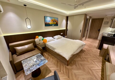 Cozy Stays A Royal Retreat