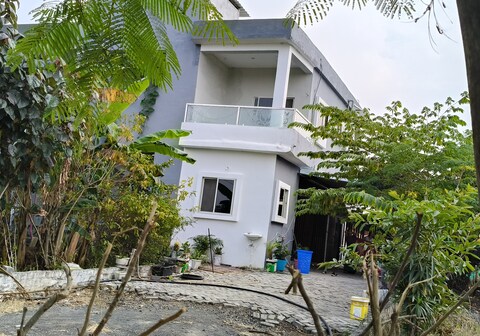 Eze s African home stay