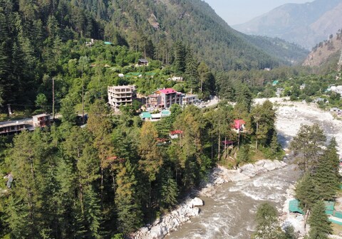 Shesh Besh Guest House & Restaurant