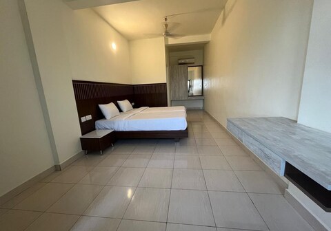 Tower 21 Regency