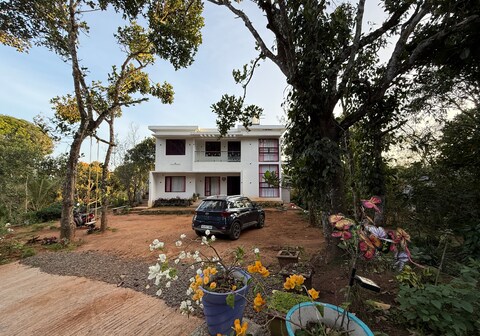 CLOUDY HILL HOMESTAY