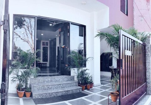 Luxury Taj Home Stay