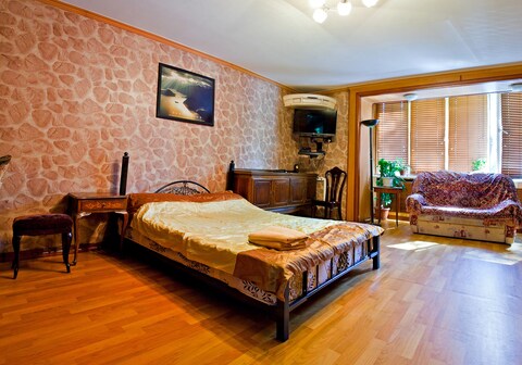 Lessor Apartment 102