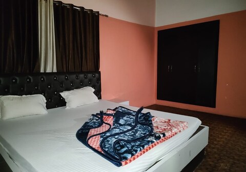 Royal Chetna Banquet Hall