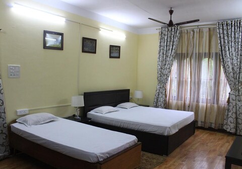 Pumpkin Lakosha Tourist Lodge