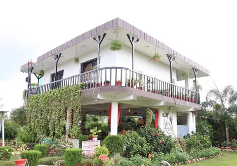 Farm retreat (thakur farm)
