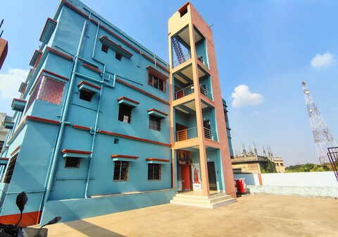 Hotel Saksham Palace