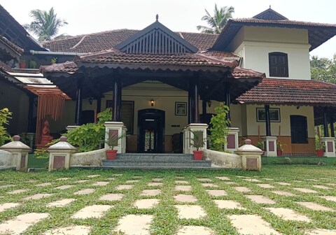 Endee Royal Heritage Resort