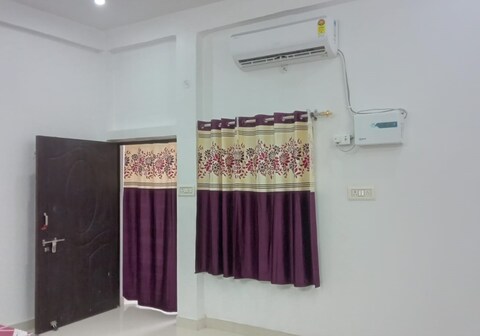 Kanha Ji Atithi Niwas Home Stay