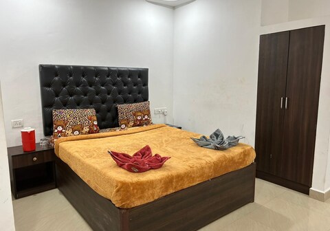 Jerrisa Paradise Deluxe rooms in Calangute
