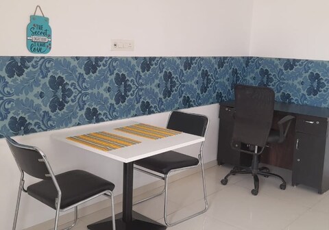 Fullysetup 2bhk Amanora Seasons