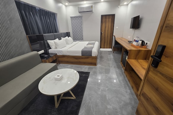 Kakkson O'tel, Patia