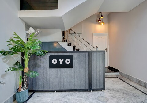 Hotel O The Classic Crown Hotel & Resort