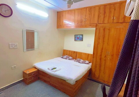 Hotel O Mehmaan Residency