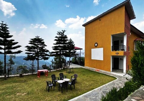 Mist N Meadows Resort