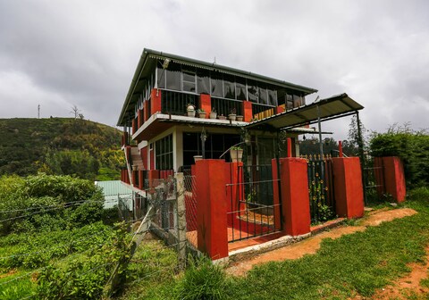 Mountside Cottage | Rooms & Caretaker