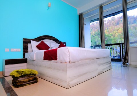 English Holidays Anachal Munnar