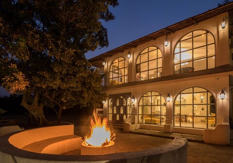 StayVista | Casa Blanca 4 BHK Villa