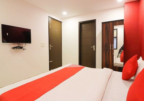 Hotel O WHITE VALLEY