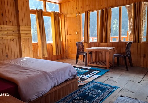 Themysteryworld a-wooden tree cottege