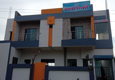 Pragti Resort