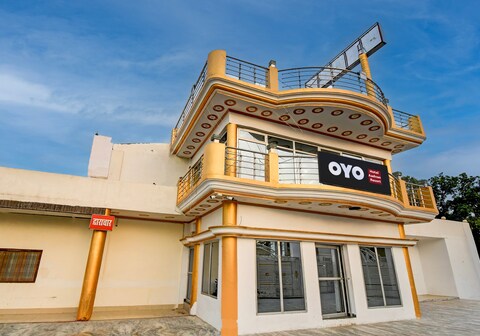 Hotel O The Aadvan Palace