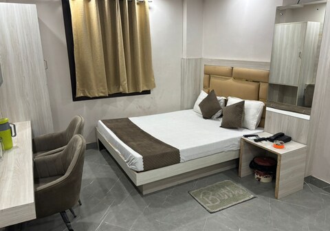 Hotel Swastik Palace Near New Delhi Railway Station