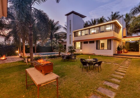 SaffronStays Mango Vino