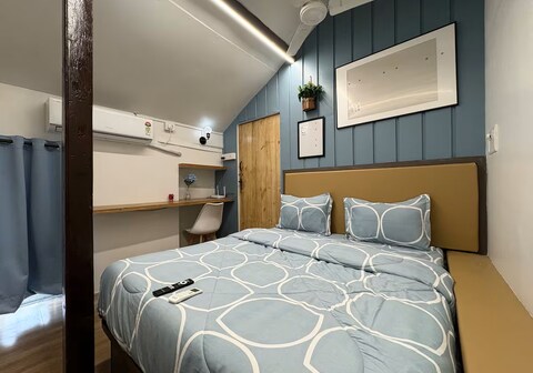 Single Bathtub Studio in Bandra