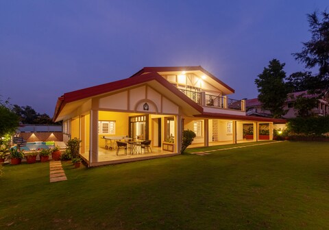 StayVista | V Square 4 BHK Pool Villa