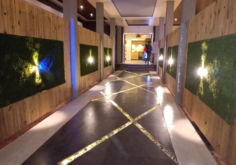 HOTEL PLATINUM JUNNAR