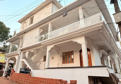 The Whitehouse Room 2