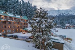 Hotel Hilltop, Srinagar Hotel Hilltop, Srinagar
