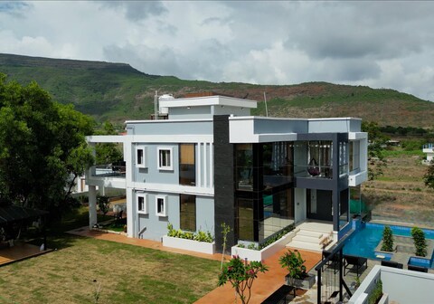 SAANJH - A Luxury Villa