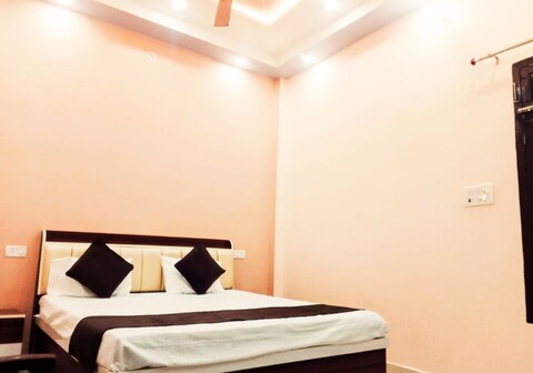 Shivansh Palace Home Stay.