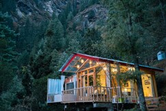UrWish  Tree Cottage Private Jungle Jacuzzi, Gushaini UrWish  Tree Cottage Private Jungle Jacuzzi, Gushaini