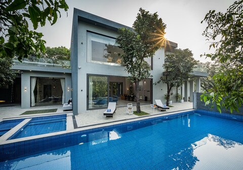 SaffronStays Six Degrees