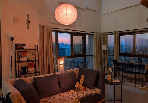 LightHouse A Cozy Duplex in the Sky