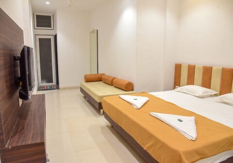 Hotel Shree Narayani, Tuljapur