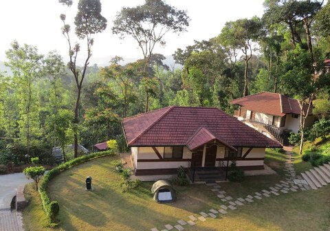 Serene Woods Cottage | Rooms & Restaurant