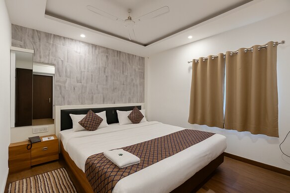 Hotel Seasons