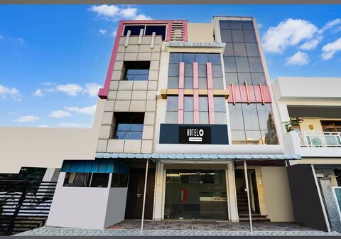 Super Hotel O, Kaveri Path, Mansarovar