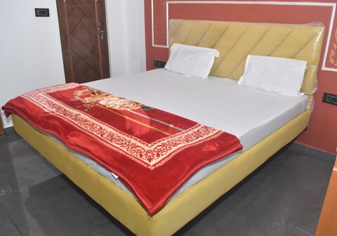 Aaradhya Inn