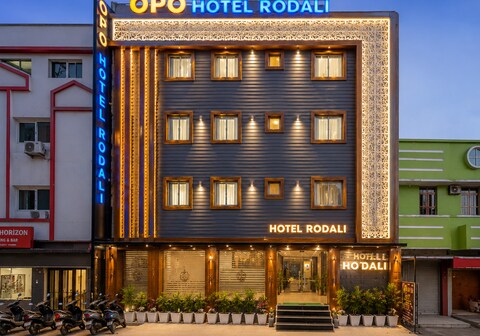 OPO Essential Rodali Karol Bagh