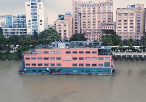 Polo Floatel, Kolkata